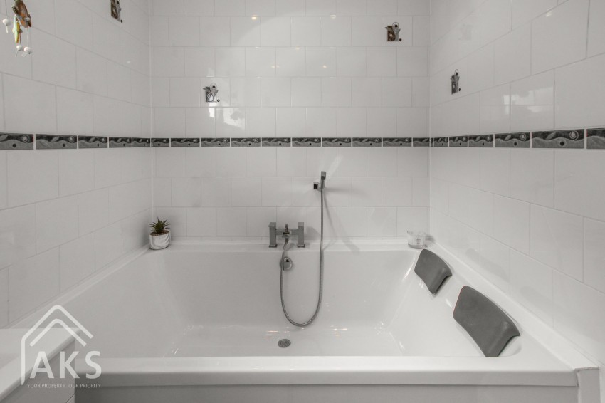 Images for Woodmans Croft, Hatton, DE65