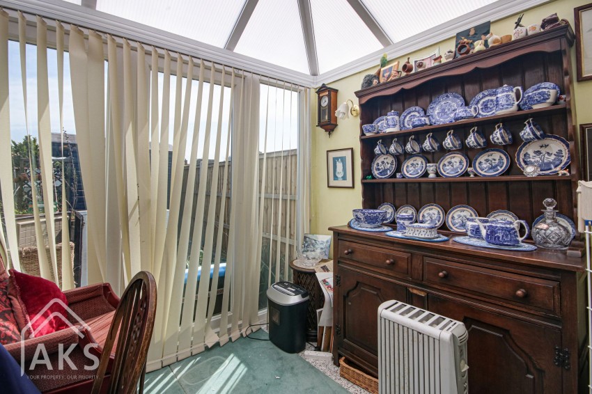 Images for Field Avenue, Hatton, DE65